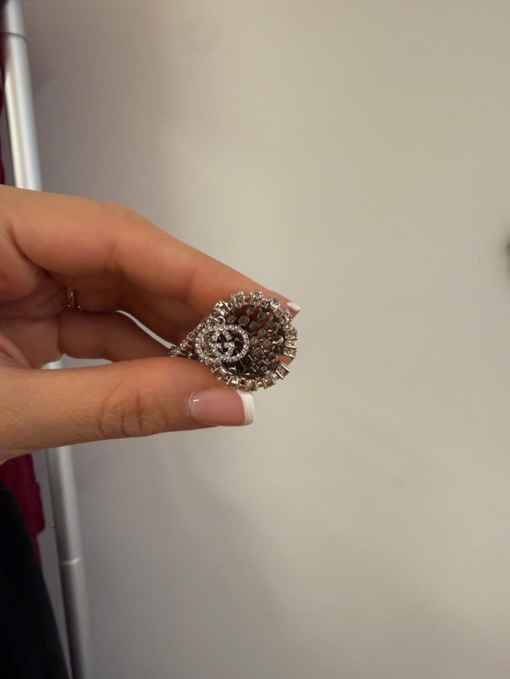Gucci Silver Crystal Embellished Ring - Picture 7 of 7